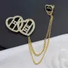 Luxury Women Designer Brand Letter Brosches Heart Letter med Stamp 18K Gold Plated Inlay Crystal Jewelry Brosch Charm Pin Marry Wedding Party Present Accessorie