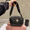 Szerokie paski na ramię MM designerskie torby kamery unisex luksusowe Crossbody Portą do ramion skórzana torebka duża pojemność Messenger 230915