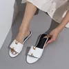 صندل الشريحة المعدنية مصممة Slides Womens Slippers Summer Sandal Fashion Wide Flaip Flip Flips flop for Women Low-heel أحذية ذات حجم صندوق 37-42