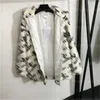 Kış Ceketleri Kadın Tasarımcı Ceket Kadın Peluş Üst Tam Vücut Mektubu Baskı Uzun Kollu Daimi Boyun Fermue Ceket Sıcak Yumuşak Tasarımcılar Katlar