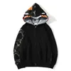 Tasarımcı Bapes Hoodie Tam Zip Up Shark Hoodies Erkek Kadın Kamuflaj Ceket Hoody Hooded Sweatshirt Kadın Kazak Uzun Kollu Teknoloji Polar Bapes Gömlek CP Taşları 79