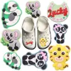 Atacado 100 pçs pvc kawaii animal panda coala tigre sandálias fivela sapato encantos meninos meninas decorações para botão entupir mochila