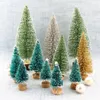 Décorations de Noël 24pcs / 12pcs Mini arbre petits pins placés dans la maison de bureau pour les cadeaux de Noël