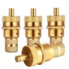 4PCS Universal Offroad Brass Deflators Kit Automatic 6-30psi الإطارات الإطارات الإطارات تخفيف الضغط على مجموعة نزيف 210727242S