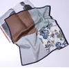 Schals Reine Seide Schal Herren Hals Foulard Quadratisches kleines Stirnband 2023 Modedruck Halstuch Bandana 53 53 cm