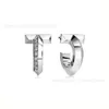 Charm T Family Stars Same T1 mit High Carbon Diamond 925 Silver Letter Ohrringen auf einer Seite