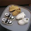 Otoño e Invierno nuevos zapatos para niños pequeños zapatos de suela suave a rayas zapatillas transpirables de cuero para niñas