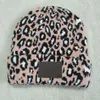 Designer beanie hattar mode kvinnor leopard vinter varma mössor unisex bokstäver märke utomhus skidhat259r