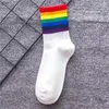 Kvinnliga strumpor Nieuwe Vier Serieenen Regenboog Vrouwen Sokken Effen Kleur Gepersonaliserde Mid Tube Leuke Trend All Katoen