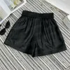 PU Leder Kurze Hosen Für Frauen Designer Klassische Metall Abzeichen Shorts Mädchen Dame Casual Hose Streetwear