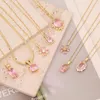 Pendentif Colliers 2023 Fines fleurs de cristal rose pour femmes contractées fraîches mode polyvalent senior collier court bijoux