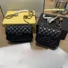 Tasarımcı Çanta Crossbody Omuz Cüzdanları Siyah Çantalar Ayarlanabilir Metalik Düğme Lambskin Havyar Altın veya Gümüş Zincir Aşk Kalp ve Top Moda Çantaları Çantalar