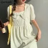 Casual Kleider Kurzarm Kleid Frauen Bogen Quadrat Kragen Süße Feste Koreanische Stil Sommer Retro Hohe Taille Ins Täglichen Streetwear a-linie