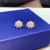 Örhängen swarovski designer lyx mode kvinnor ny produkt romantisk glänsande solrosmönster örhängen varm kärlek tusensköna blommor perforerade örhängen