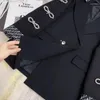 Suits damskie High Street Alutumn Fashion 2023 Kobiety wyciągnęły puste rękawowe diamenty Niewłaściwy czarny czarny blezer odzież wierzchnia