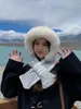 Bérets Un chapeau et une écharpe en peluche rayés pour les femmes en hiver, tous portent chaud, cyclisme, Protection d'oreille tricotée Anti-froid, Lei Feng