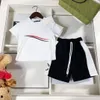 T-shirt de créateur de mode Ensembles de vêtements pour bébés Enfants Garçons Filles Vêtements d'été T-shirts Shorts Survêtement Enfants Jeunes Tenues Chemise à manches courtes AAAAA