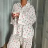 Pantaloni da donna in due pezzi 2023 Set pigiama con stampa floreale causale con top a maniche lunghe e capri - Comodo abbigliamento da casa per una serata rilassante