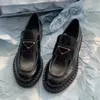 Tasarımcı Loafers monolit fırçalanmış deri kadın tasarımcı loafer ayakkabıları kadınlara kayma oxford tıknaz lüks lüks moda pabucu taban platfrom elbise ayakkabı düğünü
