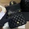 Sacos de desenhista bolsa de ombro senhoras sacos de mão de luxo saco de pele de cordeiro caviar moda flap tira de ouro com amor e bola preto branco corrente ajustável marca cc carta saco