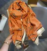 All-Match Retro Carriage Scarf Female Autumn och Winter Student Korean Style Förtjockad sjal Dual-användning Internet Celebrity Warm Orange Scarfs