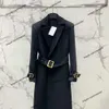 秋と冬の女性用ロングコート新しいファッションブランドスタイルラグジュアリーセンスセレブリティベルトロングウールコートジャケット