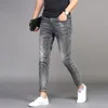 Herr jeans hela 2021 denim trendiga märke slim fötter casual långa byxor koreansk stil sommar tunn rök grå penna206e