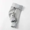 Legginsy Rajstopy Dziewczęta Zimowe legginsy plus aksamit zagęszczone spodnie dzieci kaszmirowe spodnie zewnętrzne zużycie cienkie ciepłe dziecko dziecięce splasy talii 231005