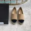 المصمم loafer espadrilles 100 ٪ من الجلد الحقيقي قبعة أخمص القدمين فاخرة شقق Lambskin Spring Fisherman الحجم 34-42 Womans أحذية مريحة غير رسمية للخياطة الرائحة.