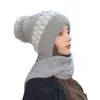 Bérets Chapeau de vent et de neige Écharpe Automne Hiver Protection des oreilles Deux pièces Laine tricotée pour femme