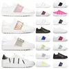 wholesale chaussures de sport chaussures de toile baskets ouvertes classiques de la Saint-Valentin rivets en argent blanc noir Italie dames designer pointes baskets basses patchwork hommes femmes