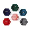 Produkt Heksagon Velvet Ring Box Box Pudełka na wyświetlacz z odłączaną pokrywką na zaręczyny ślubne 220301265e