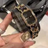 Moda degli orologi da donna al quarzo della famiglia C doppia pelle doppia catena329Y