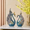 Objets décoratifs Figurines Feng Shui Resin Couple de cygne ornements Mariage Modern Home Office Desktop Crafts Store Cafe Table Meublage DÉCOR DÉCORS 230928