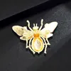 Broche de luxe de styliste, en émail peint à la main, à paillettes, diamant, abeille, fleur rose, broche créative personnalisée, sentiment haut de gamme