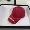 Regalo di Natale Desinger balencaigaities Regali di Natale per uomo e donna casquette sport denim strappato Ball Caps tinta unita B lettera outdoor coupl