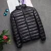 Мужской бренд Parkas Brand осень зимний свет вниз, молодежную куртку мужская мода с капюшоном с капюшоном, крупная ультратонкая легкая молодежная стройная пальто вниз по 231005