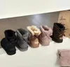Avustralya Çocuk Ayakkabı Klasik Botlar Kız Ayakkabı Sneaker Tasarımcı Boot Ugge Botlar Sıcak Botlar Çocuk Yarım Kar Boot Kış Erkek Kız Çocuk Ugge Terlik