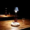 Lampes de table Base de bouteille de vin créative lampe à LED de bureau Rechargeable à piles Bar Restaurant salle à manger porte-lampes aux champignons veilleuse YQ231006
