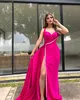Elegant Rosy Pink Prom Dresses Pärlade remmar Satin Aftonklänning Valt Backless Split Formal Long Special Ocn Party Dress