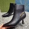 Botas nuas de corrente de hardware, sapatos de couro com salto baixo e zíper para combinação confortável com várias roupas botas de combate de tornozelo 35-42