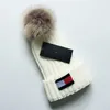 Automne Canada chapeau tricoté bonnet de luxe hiver hommes et femmes unisexe logo brodé laine d'oie mélangée chapeaux AAA