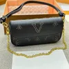 Designer klasyczny portfel na łańcuchu Ivy Crossbody Bag francuskie luksusowe kobiety nit stary kwiat bagietki torby na ramię Wyskoch moda oryginalna skórzana torebka torebka