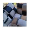 Lã de codorna superior, igual aos cobertores de camelo da loja e almofada H espessura de sofá em casa boa cobertor de almofada de codorna 130170cm vendendo top size lã de lã lã cores