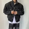 Herrjackor y2k tvättad denimjacka rockar mens vintage metall patch korta denim rockar streetwear höst män mode jean skjorta jackor för man 231005