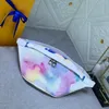 Kvinnors lyxiga axelväska designer crossbody väska topp läder bröstväska klassisk blommor fanny pack handväska 8a+