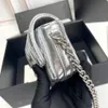 23p Luxury Bag Flip Bag Square Chain Bag Bright Fårskinn Material Crossbody Bag Silver Black Gold Large Logo Shoulage Bag designer handväska ryggsäck plånbok