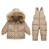 Kledingsets 2023 Winter Nieuwe 2 3 4 Jaar Baby Kinderkleding Dikke Bont Capuchon + Overalls Pak 2 Stuks Eendendons Set voor Kinderen Meisjes Jongens 230927