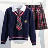 Kläduppsättningar för flickor skoluniform Twinset barn kostym barn passar preppy tröja kjolkläder för tonåringar 6 8 9 10 12 14 år 230927