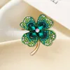 Designer luxe broche Koreaanse versie van hoogwaardige Crystal Clover-broche Prachtige en high-end Sense Anti-glare broche Pakkleding en accessoires